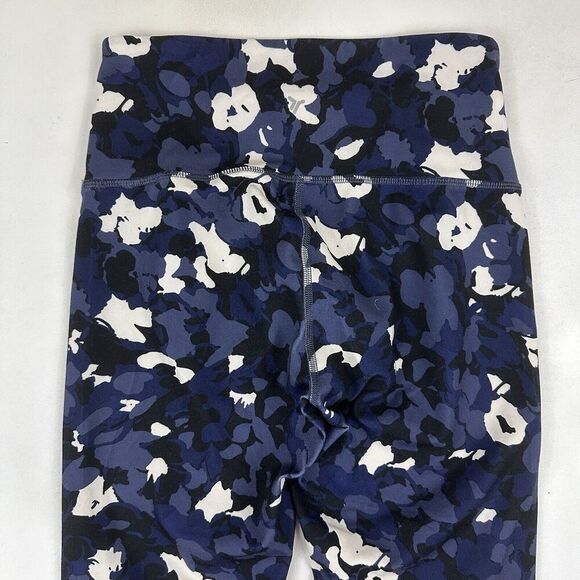 Old Navy Active CORE Go-Dry Elevate High Rise 7/8 Legging Blue Floral Size Small - Picture 9 of 9
